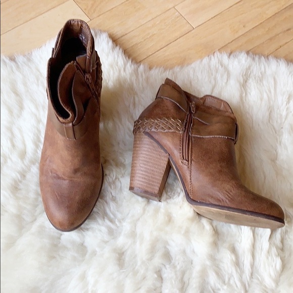 xoxo booties